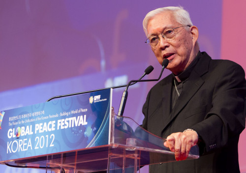 La paz comienza con encontrar un suelo común ~ Cardenal Rosales en su discurso de bienvenida en Global Peace Festival 2012