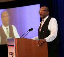El Dr. Harold Trulear hablando en la Conferencia de Liderazgo Paz Global USA