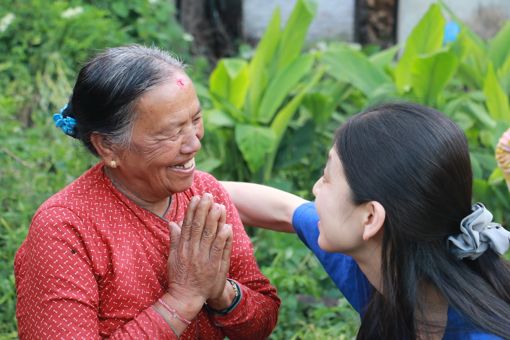 Familias Saludables para un Mundo Pacífico: El Poder del Transformador Liderazgo Femenino